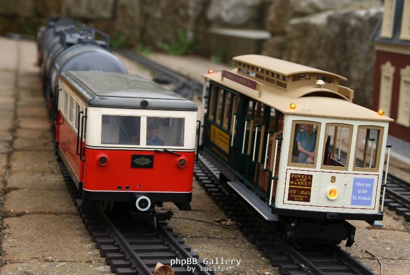 Aber ziemlich niedrig, der Triebwagen