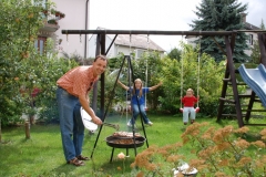 Der Chef beim Grillen