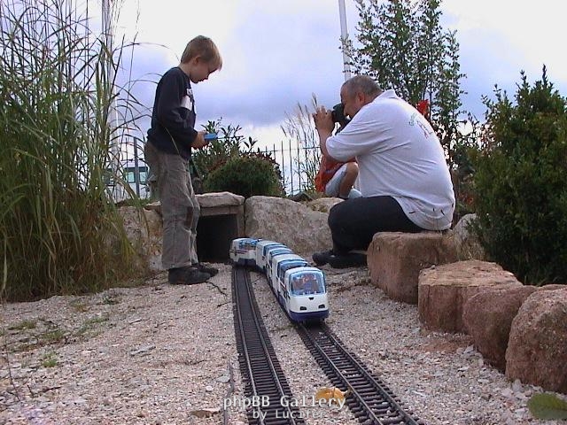 Playmobil am Tunnel