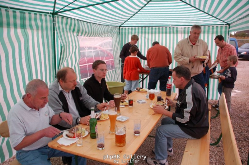 Beim Essenfassen