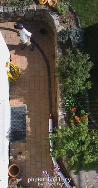 Rundkurs ums Haus hinten