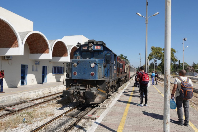 Im Bahnhof Bir Bouregba